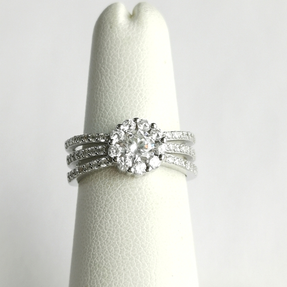 Sterling Silver CZ Ring size 6 ๐ - Picture 2 of 7
